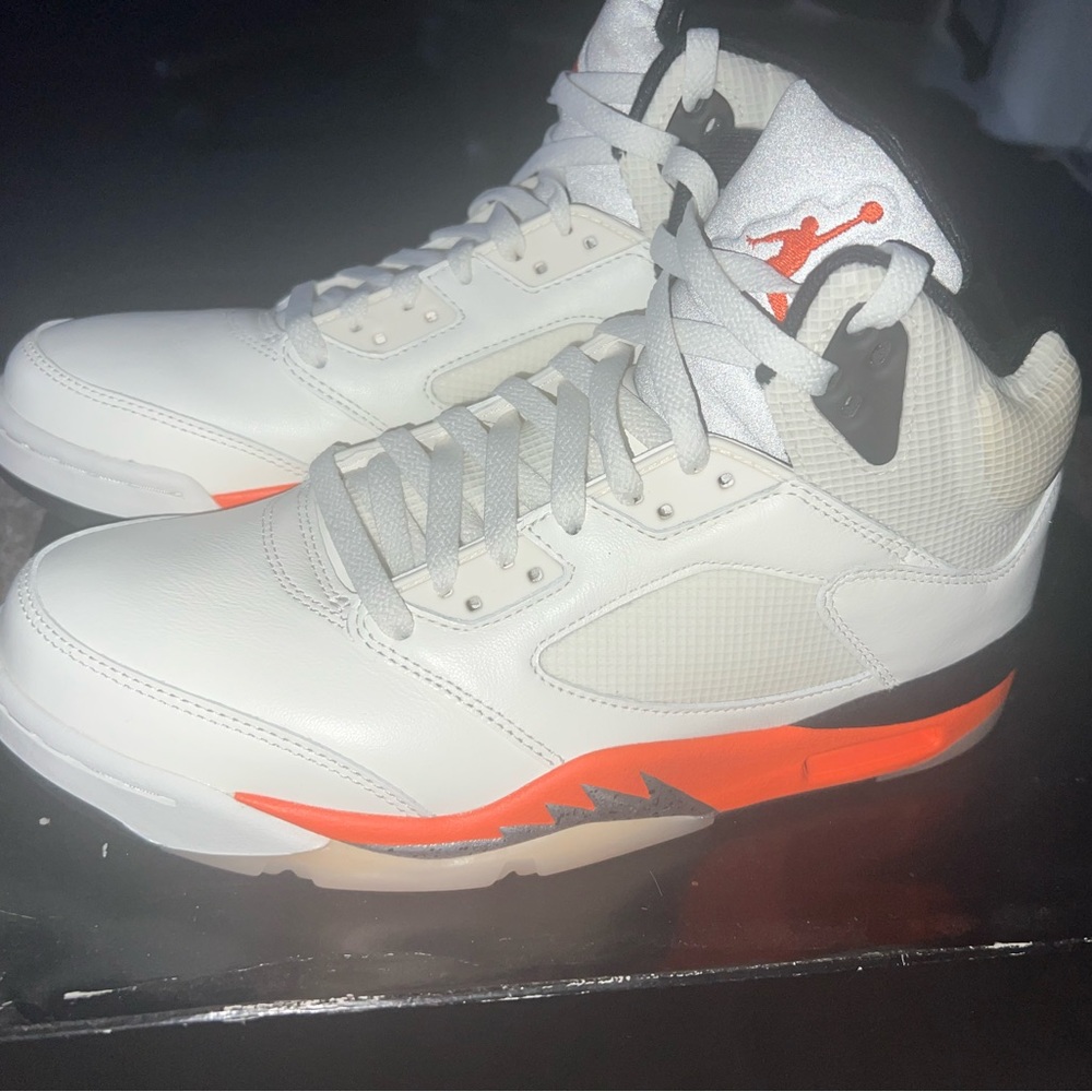 Shattered Backboard Jordan 5s